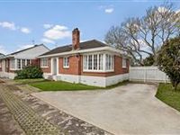 CHARMING BRICK COTTAGE IN ELLERSLIE