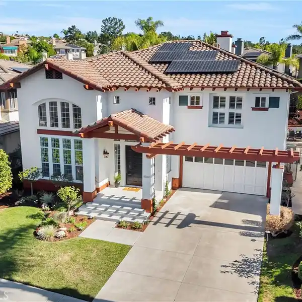 GOURMET CHEF’S KITCHEN WITH 8-BURNER THOR RANGE AND WALK-IN PANTRY