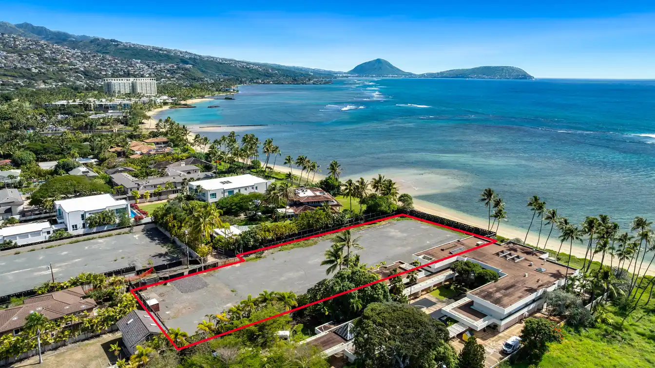 Expansive Oceanfront Property