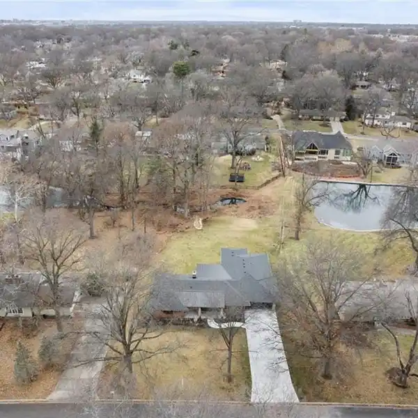 ONE-OF-A-KIND LUXURY RETREAT