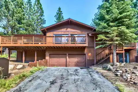 One-level Living in a Convenient Location