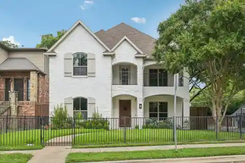 Spacious Home with Four Outdoor Living Areas