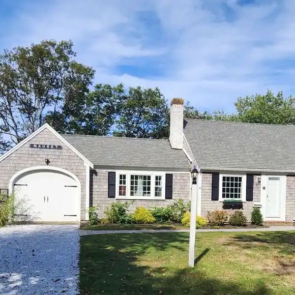 PROFESSIONALLY DESIGNED FOR COMFORT AND STYLE