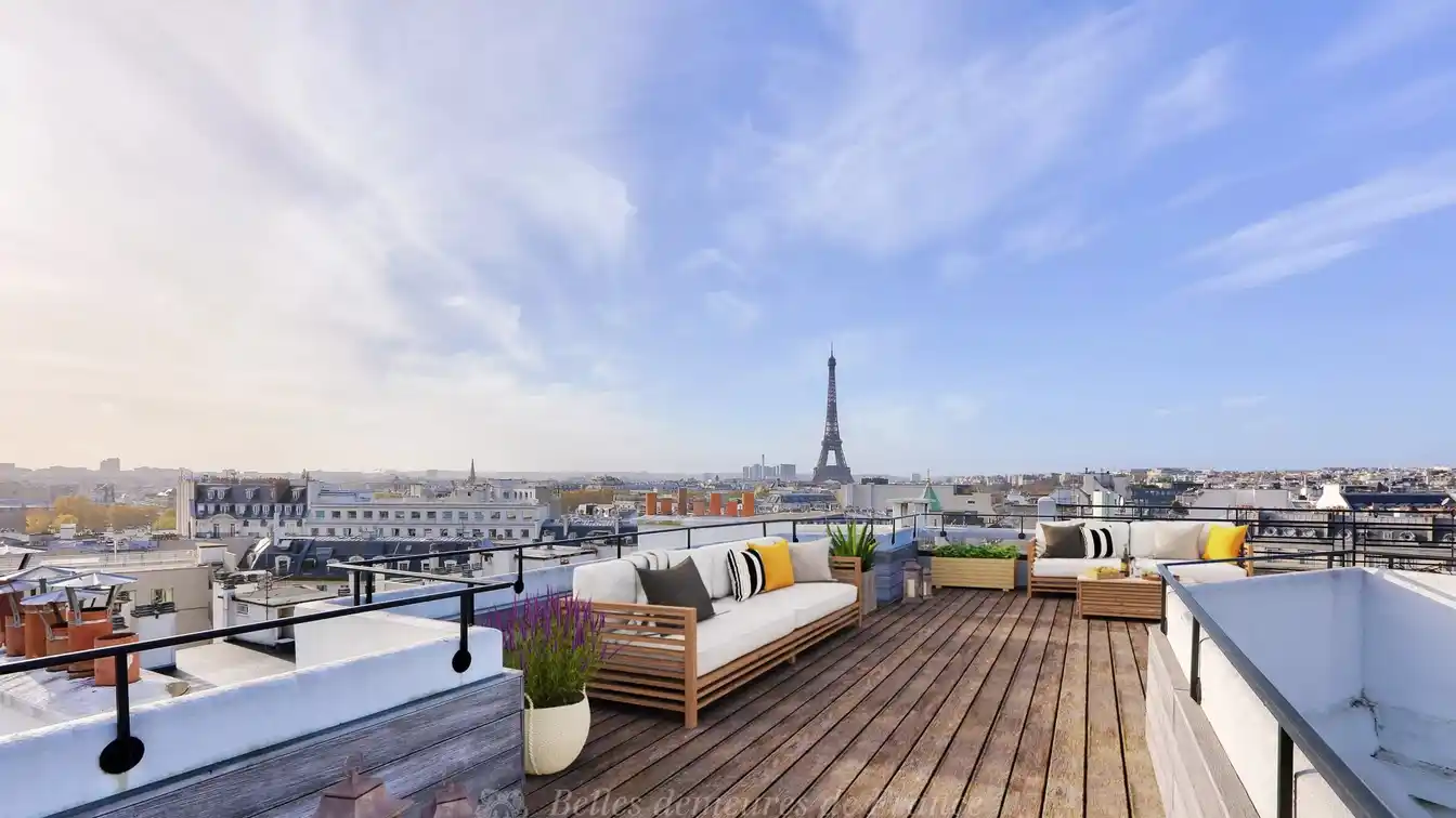 Duplex Apartment in the Prestigious Golden Triangle