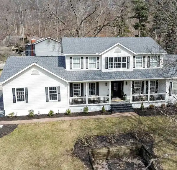 GORGEOUS HOME WITH A DESIGNER FLAIR
