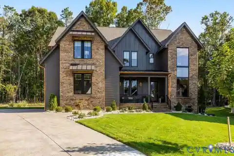 Gorgeous Custom Home in Summer Lake