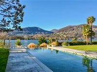 LUXURY VILLA DIRECTLY ON THE LAKE