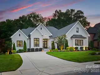 Elegant Retreat on Mountain Island Lake