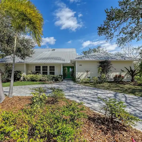 SPACIOUS FIVE BEDROOM HOME IN THE HEART OF SIESTA KEY