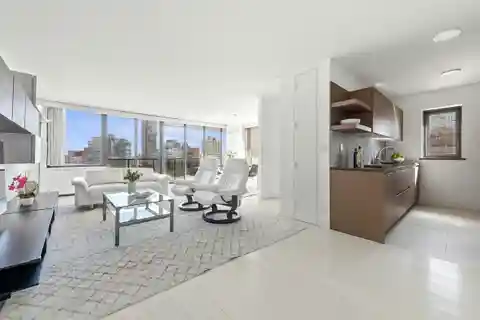 Beautifully Renovated Extra-large One Bedroom