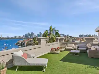 Boutique Top Floor Apartment with Breathtaking Panorama