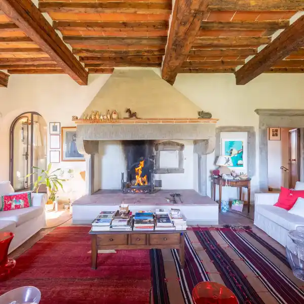 BEAUTIFUL FOUR BEDROOM RESIDENCE