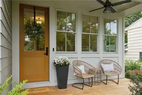 Like-New Home in the Heart of Deephaven