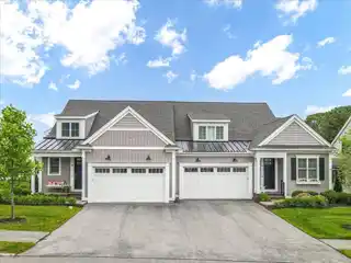 Luxury Townhome in Scenic North Framingham