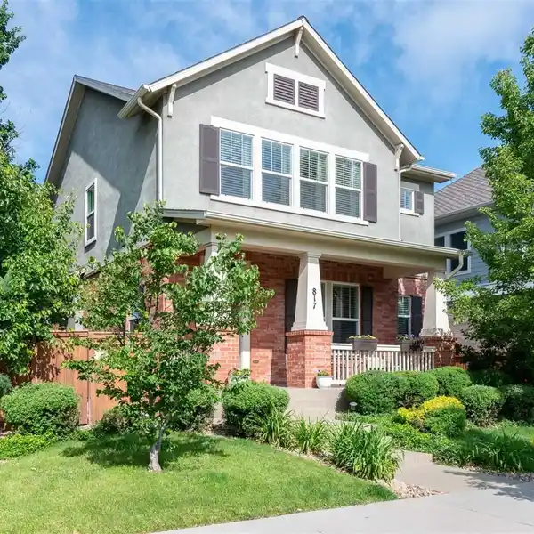 GORGEOUS HOME IN EXCELLENT LOWRY LOCATION