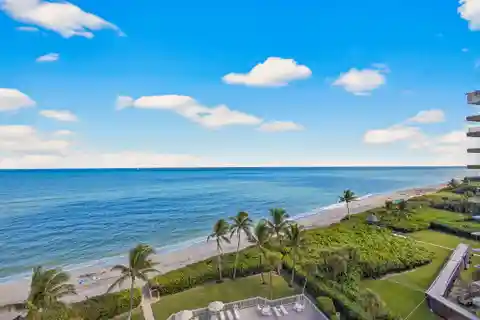 Oceanfront Elegance on Exclusive Coastal Retreat