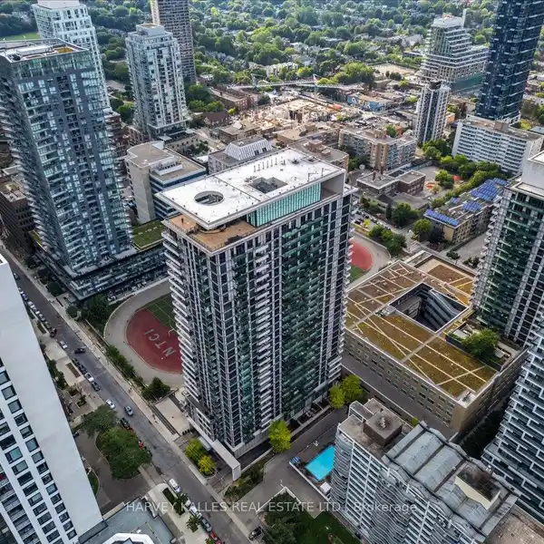 SPECTACULAR TWO-LEVEL PENTHOUSE