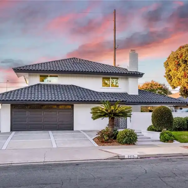 TURNKEY COASTAL LUXURY NEAR HUNTINGTON BEACH