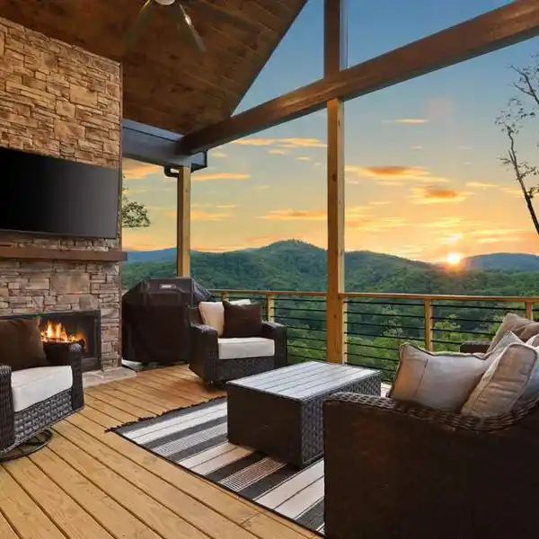LUXURY MOUNTAIN ESCAPE WITH STUNNING VIEWS