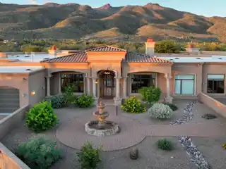 Luxury Desert Retreat with Breathtaking Mountain Views