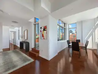 Stunning Home Offering Manhattan Skyline Views