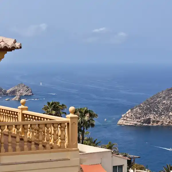 INCREDIBLE TWO-LEVEL HOME WITH TERRACE OVERLOOKING PORTICHOL ISLAND