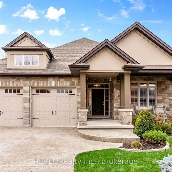 BEAUTIFUL BUNGALOW IN THE HEART OF ST. DAVIDS