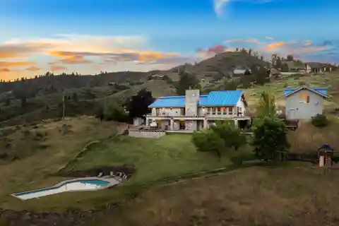 Rustic Luxury Just Minutes from Lucky Peak