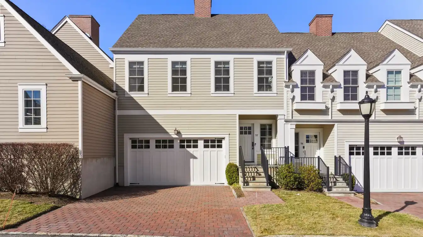 Completely Updated Townhouse in Palmer Hill