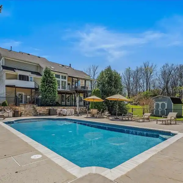 MODERN UPGRADES MEET SERENE ACREAGE