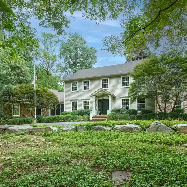 CLASSIC COLONIAL WITH SUNROOM AND POOL HOUSE
