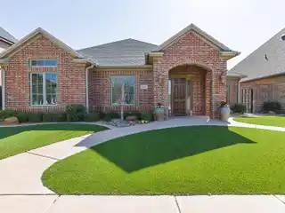 Expertly Crafted Home in Oakmont Estates