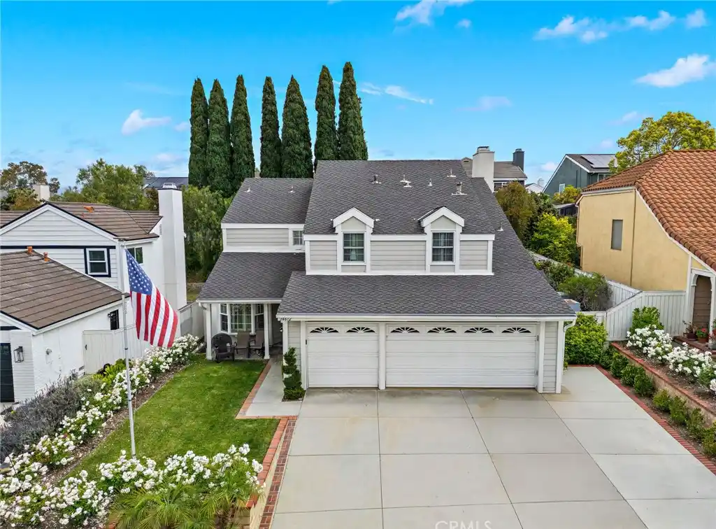 Beautiful Home in Desirable Laguna Hills