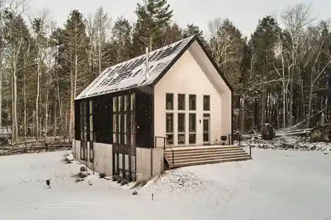 Perry Pond House