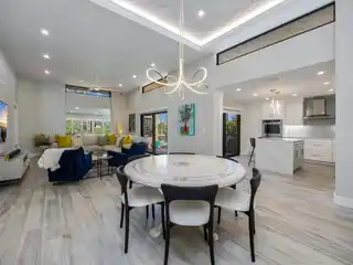 Exquisite Villa in Vibrant Pelican Bay