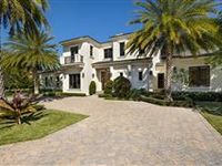 INCREDIBLY MAINTAINED RESIDENCE IN GULF STREAM