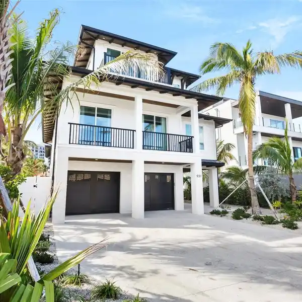 SUNSET DREAMS - STUNNING NEW WATERFRONT HOME
