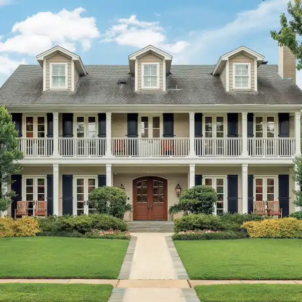GRACIOUS HOME IN THE FAIRWAY OF UNIVERSITY PARK