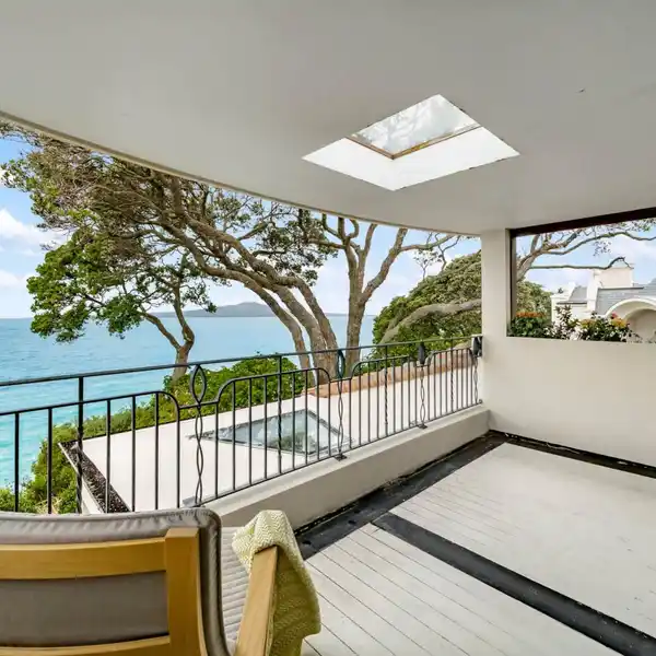 INCREDIBLE OPPORTUNITY IN PRIME LOCATION