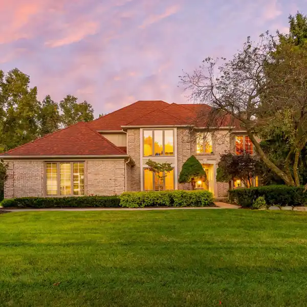 TRANQUIL COLONIAL ON A LARGE CORNER LOT
