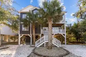 THOUGHTFULLY UPDATED COASTAL TREASURE