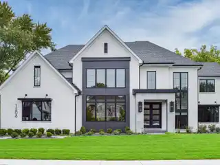 Modern Elegance in Burr Ridge