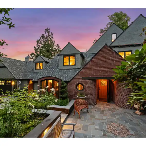 STATELY ENGLISH SUNDELEAF ESTATE