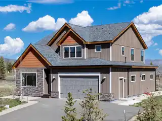 Luxury Mountain Retreat with Stunning Scenic Views