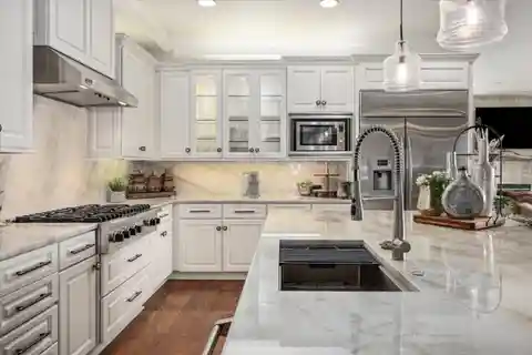 Rare Luxury Home in Villa De Leon
