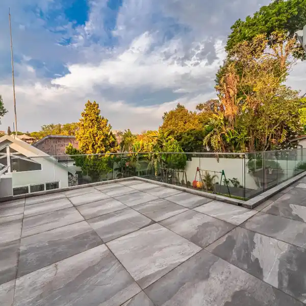 STATE-OF-THE-ART MASTERPIECE WITH CITY VIEWS