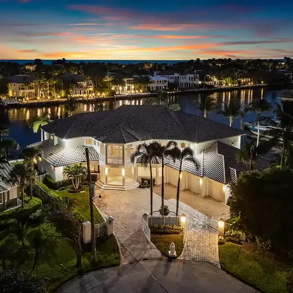 EXCEPTIONAL POINT LOT WATERFRONT ESTATE