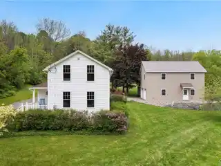 Charming Completely Renovated Farmhouse with Dream Barn