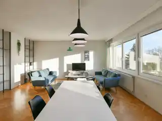 Detached Family House with Garden and Garage