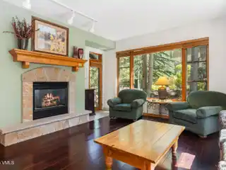 Welcoming Mountain Home in Gated Arrowhead
